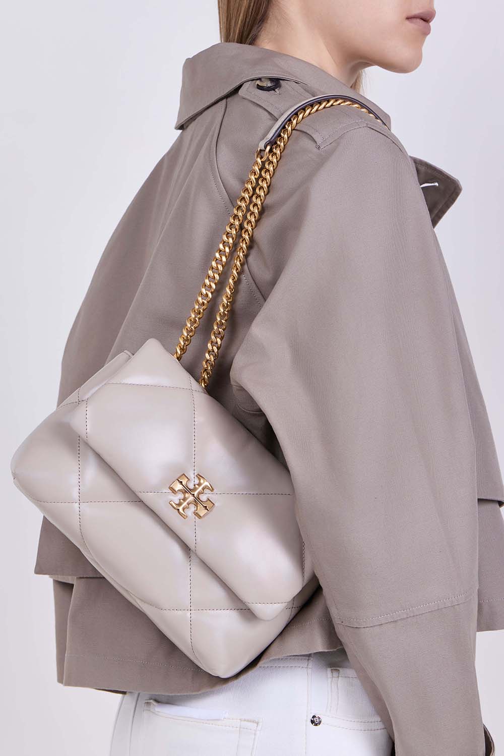 תמונת כל הלוק של תיק כתף קירה סמול